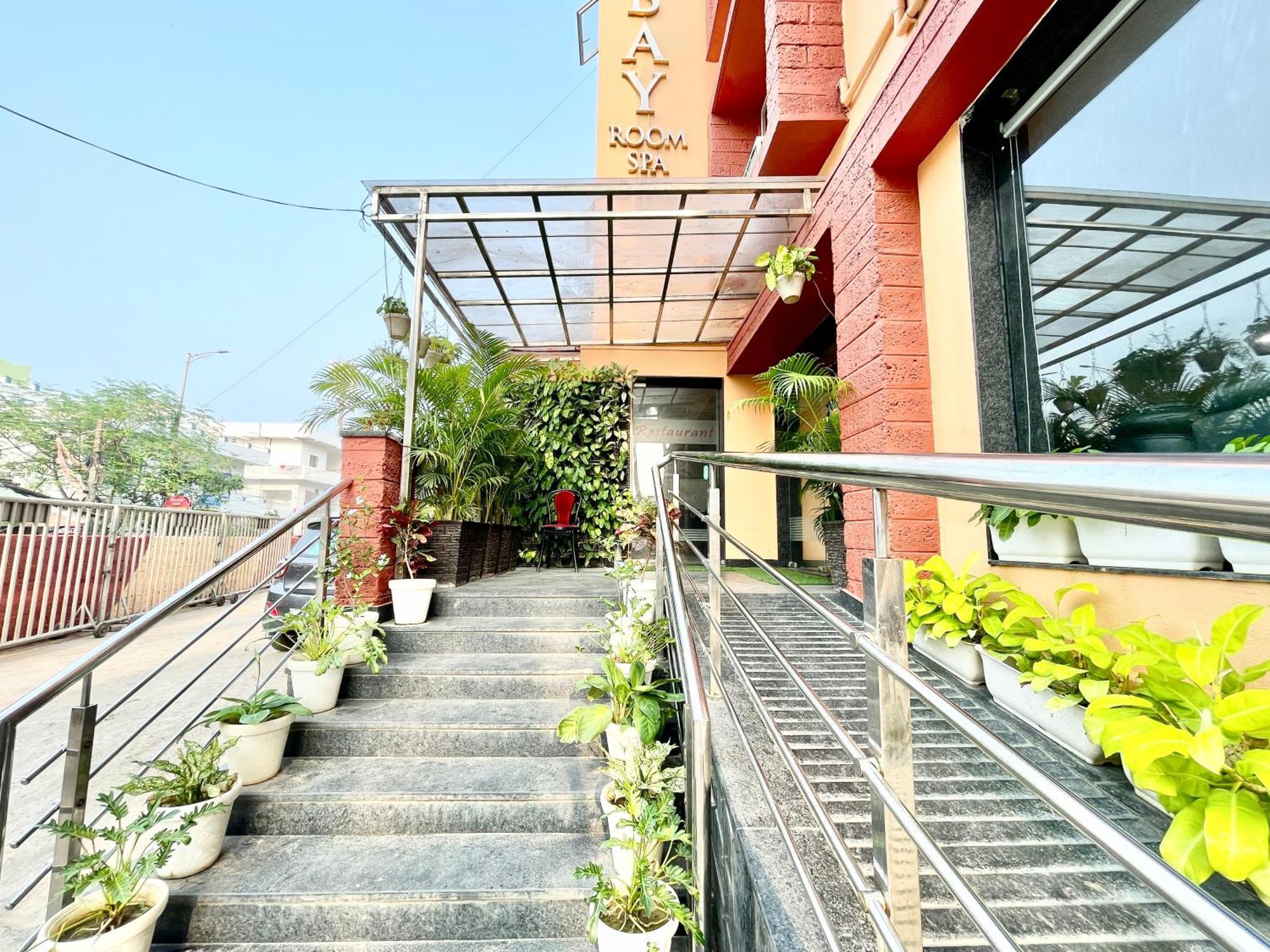 Hotel Rockbay, Puri Swimming-Pool, Near-Sea-Beach-And-Temple Fully-Air-Conditioned-Hotel With-Lift-And-Parking-Facility Exterior foto