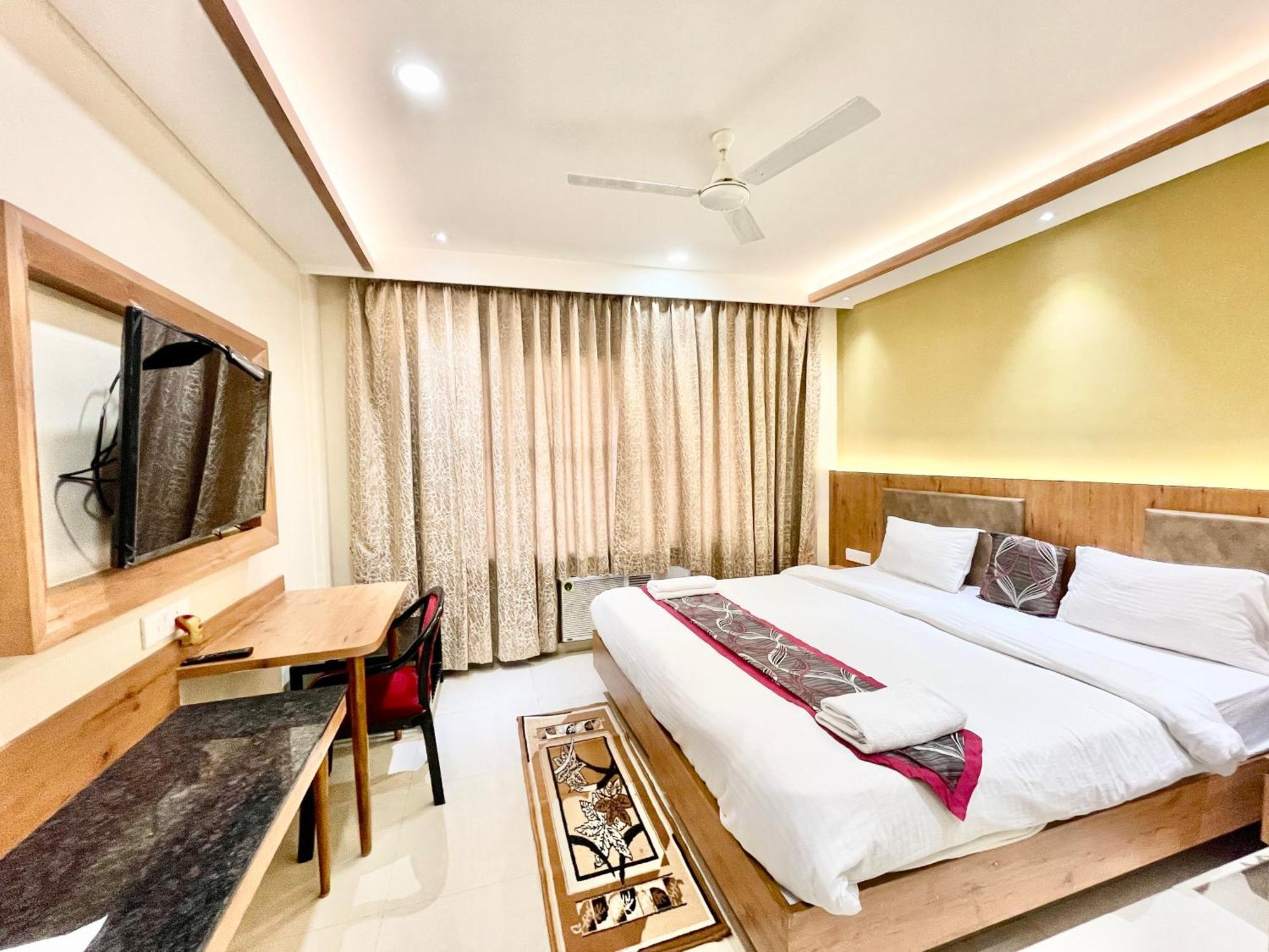 Hotel Rockbay, Puri Swimming-Pool, Near-Sea-Beach-And-Temple Fully-Air-Conditioned-Hotel With-Lift-And-Parking-Facility Exterior foto