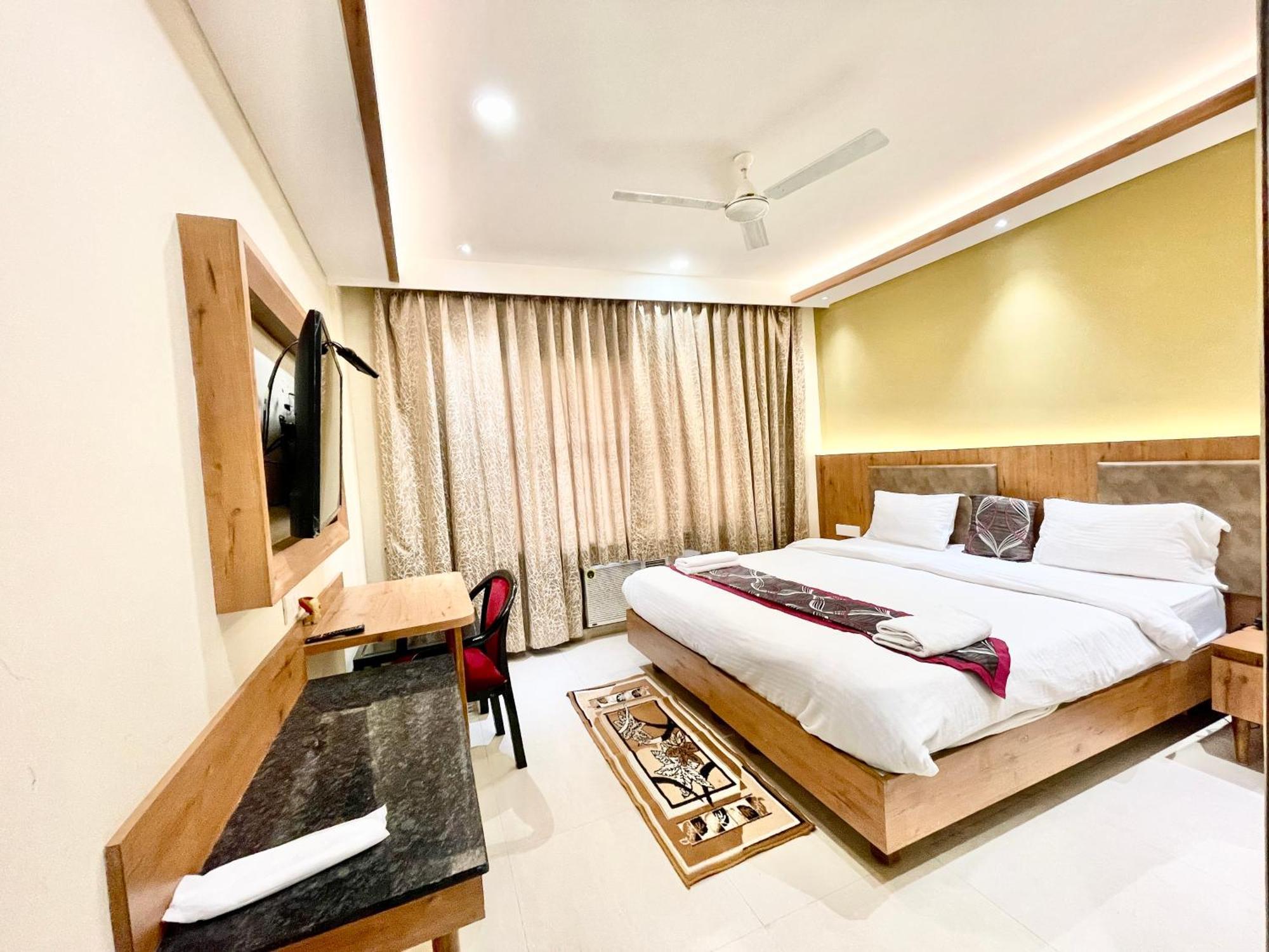 Hotel Rockbay, Puri Swimming-Pool, Near-Sea-Beach-And-Temple Fully-Air-Conditioned-Hotel With-Lift-And-Parking-Facility Exterior foto