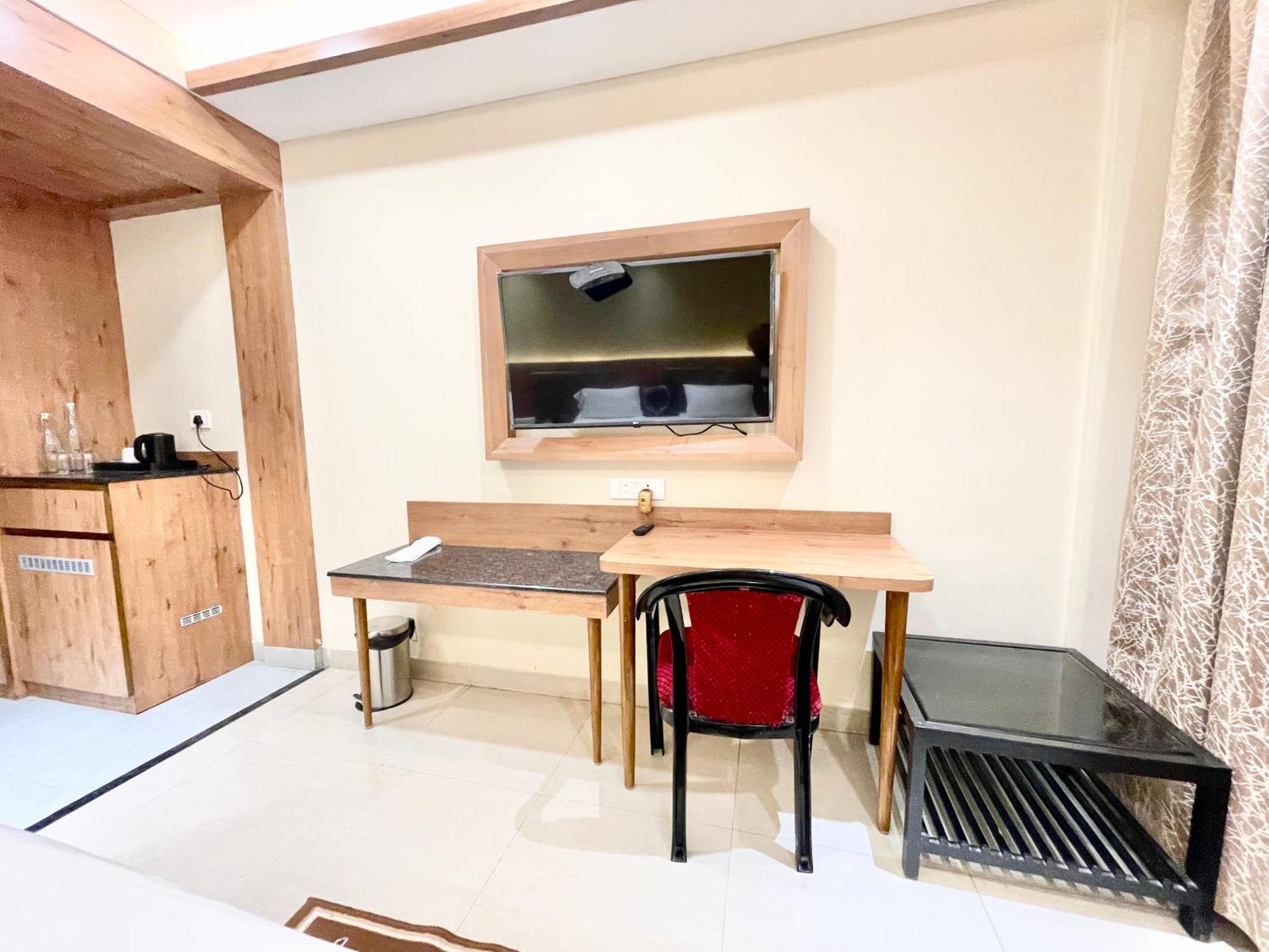 Hotel Rockbay, Puri Swimming-Pool, Near-Sea-Beach-And-Temple Fully-Air-Conditioned-Hotel With-Lift-And-Parking-Facility Exterior foto